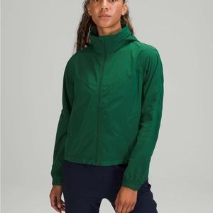 Lululemon Lightweight Hooded Jacket Size 4 Evergreen.
